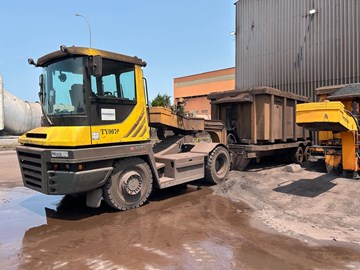 Heavy hauling at Phoenix for the steel industry...
